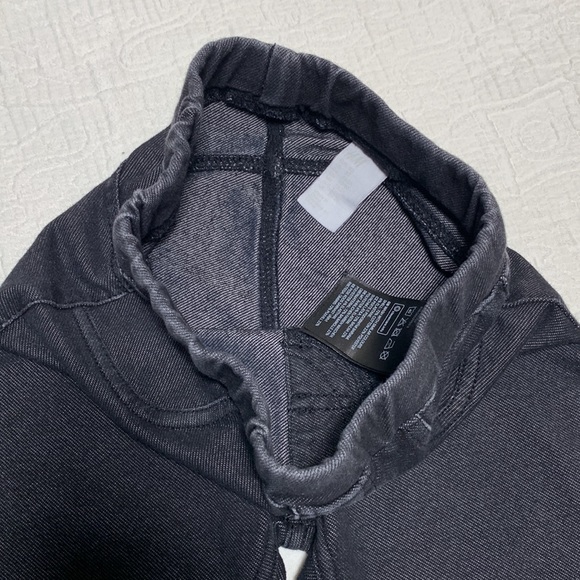 2T (6/$20) Denim-Look Black Leggings by H&M - Picture 4 of 8